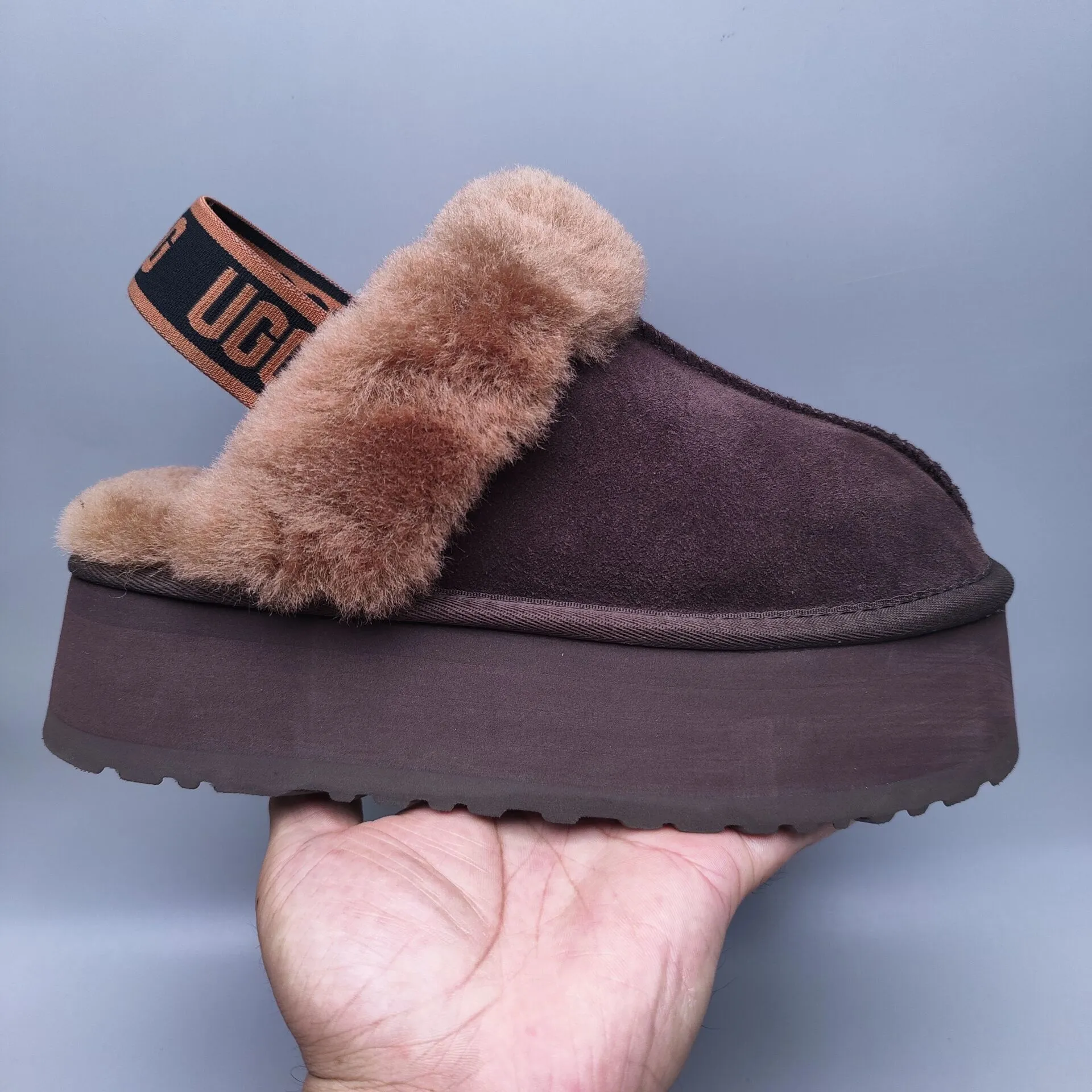 💰 480 UGG sheepskin all-in-one snow boots. The official website recommends 3474 5-layer 5 cm thick-soled slippers. Color: chocolate, mustard, black, gray, maroon, dusk pink. Size: 35-41.
